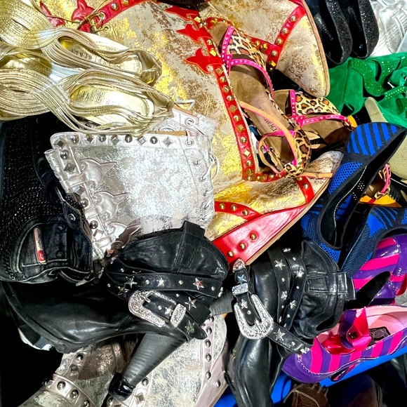 Meet your Posher, Megan - Picture 1 of 1